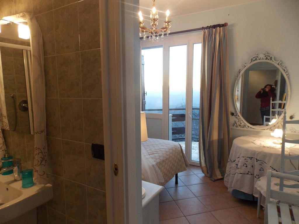 B&B Le Camelie Del Bosco Baiardo Pokój zdjęcie
